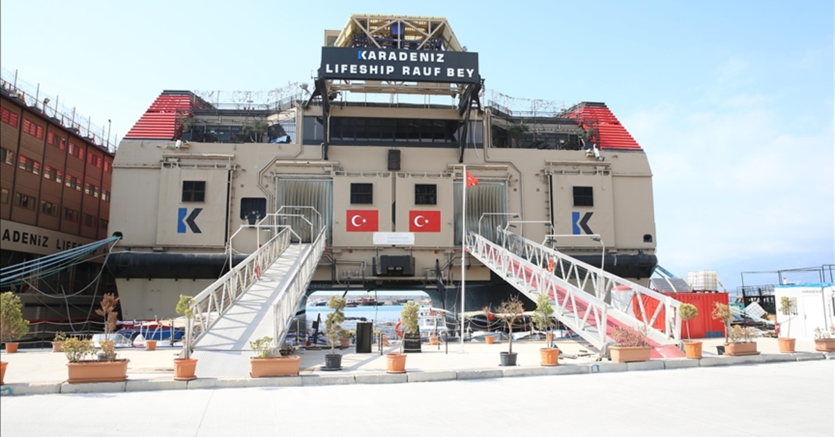 Sınava “yüzer okul”da hazırlanan depremzede gençler üniversite heyecanı yaşıyor