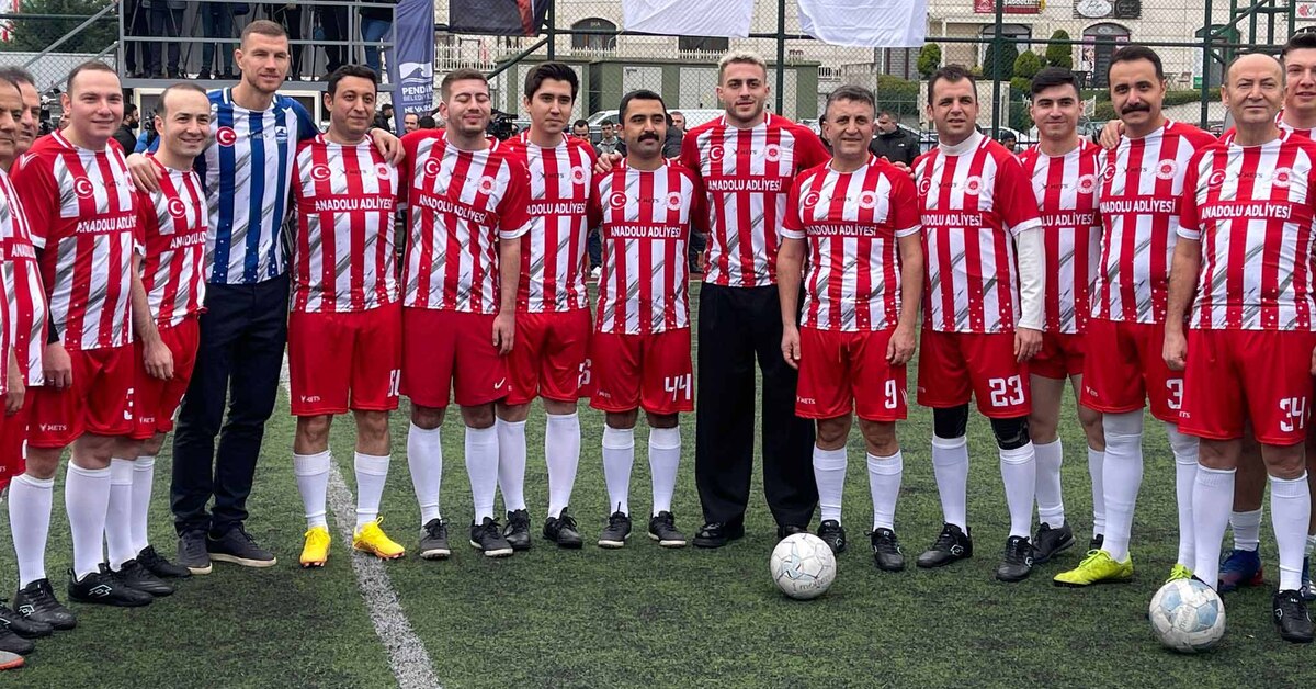 Dzeko ile Barış Alper, Dünya Engelliler Günü için sahaya çıktı