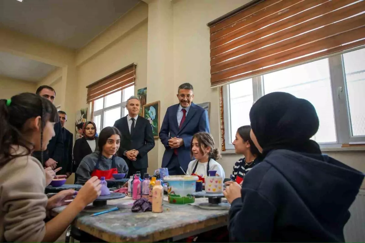 Vali Çelik Yüksekova’daki ADEM’i Ziyaret Etti