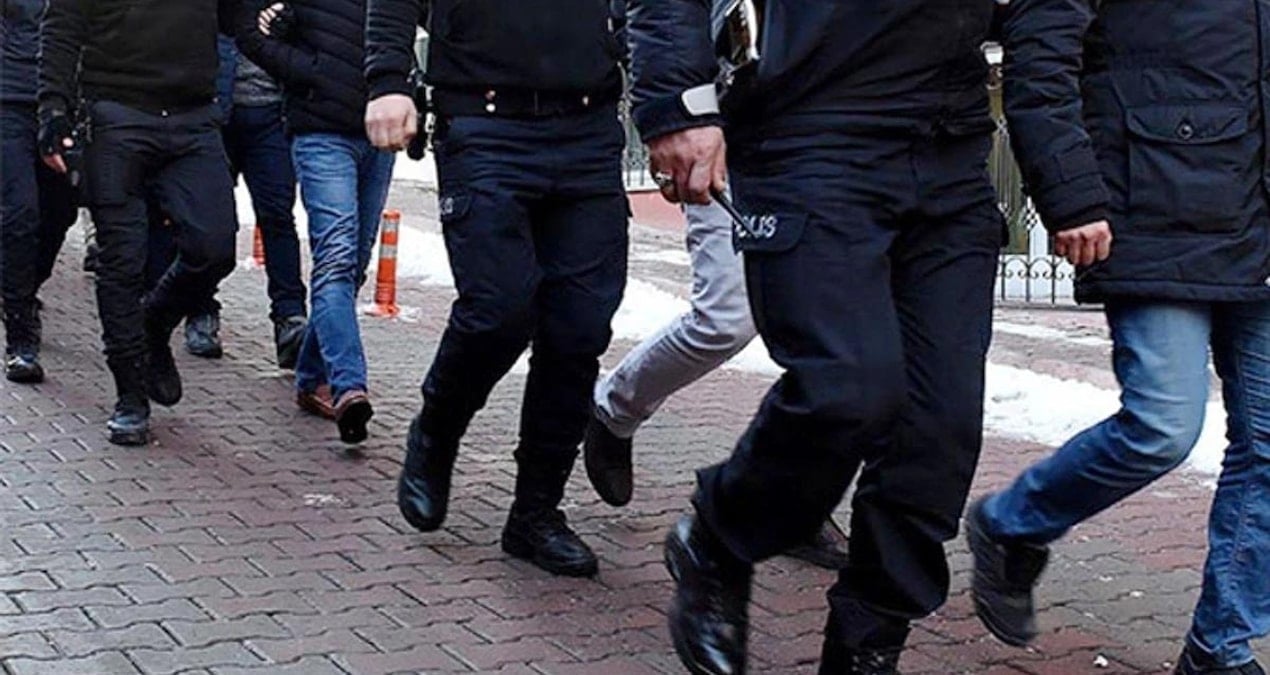 Vali uyuşturucu operasyonunu paylaştı: 3 kişi gözaltına alındı